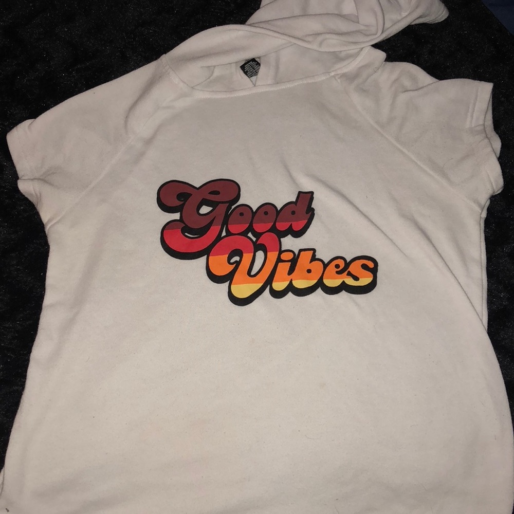 No sleeve shirt with hoodie